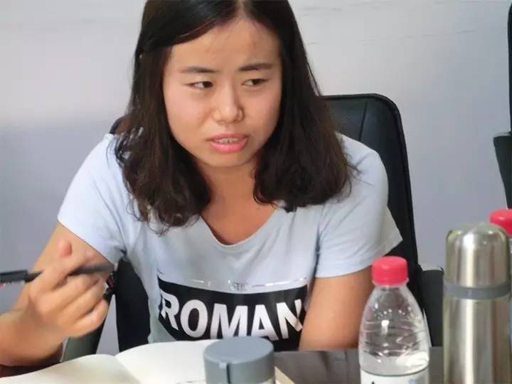 億誠建設(shè)各部門部長做半年匯報(bào)